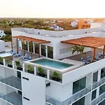 2 Bd Suite With Balcony Gym Rooftop Pool