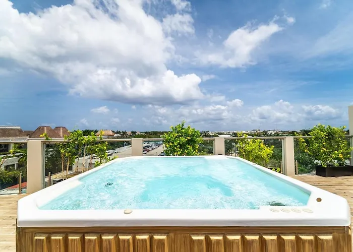 2 Bd Suite With Balcony Gym Rooftop Pool