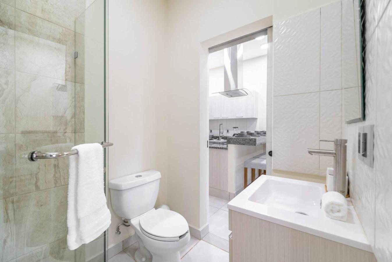 Сasa de vacaciones 2 Bd With Balcony Gym Rooftop Pool Playa del Carmen