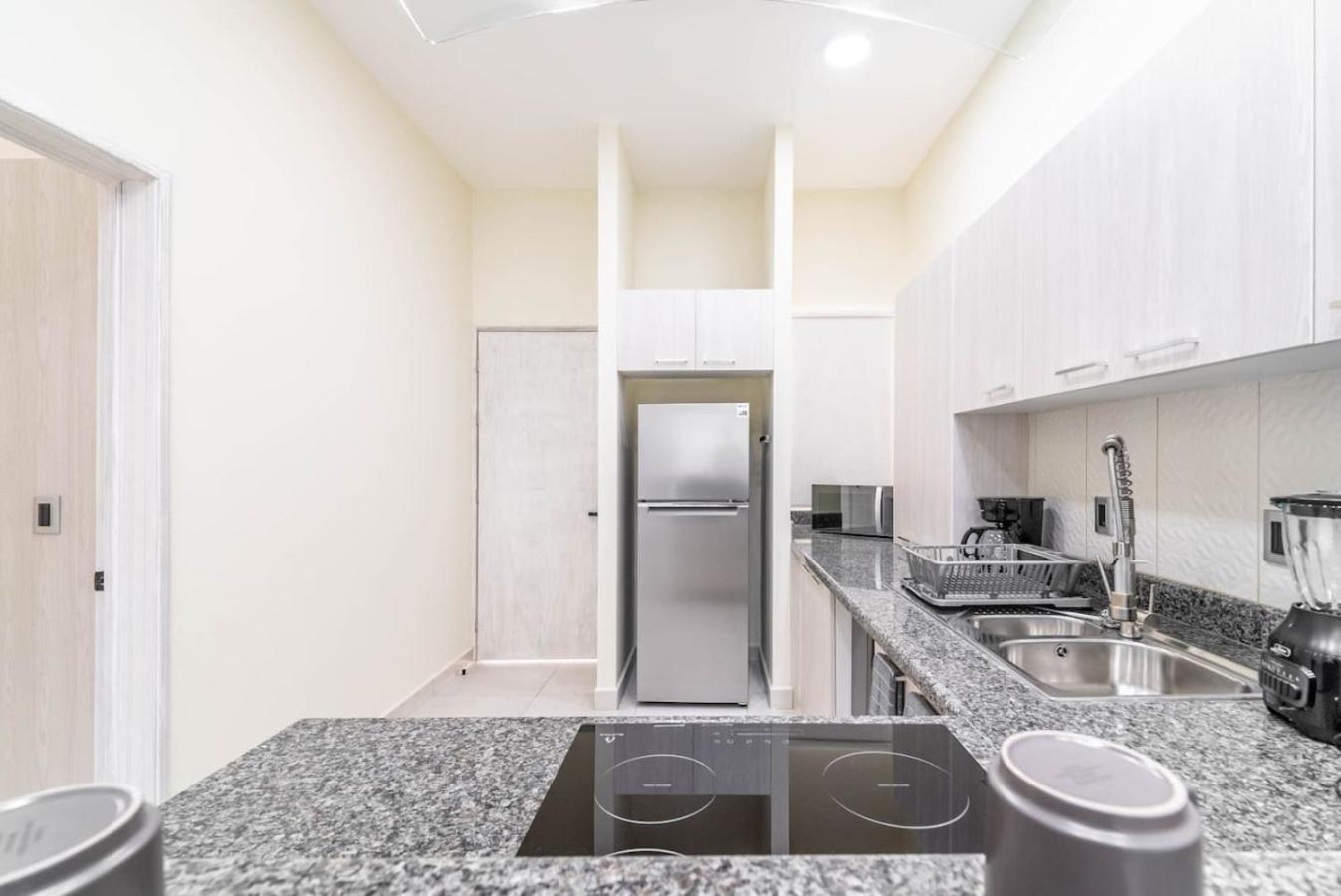 Сasa de vacaciones 2 Bd With Balcony Gym Rooftop Pool Playa del Carmen