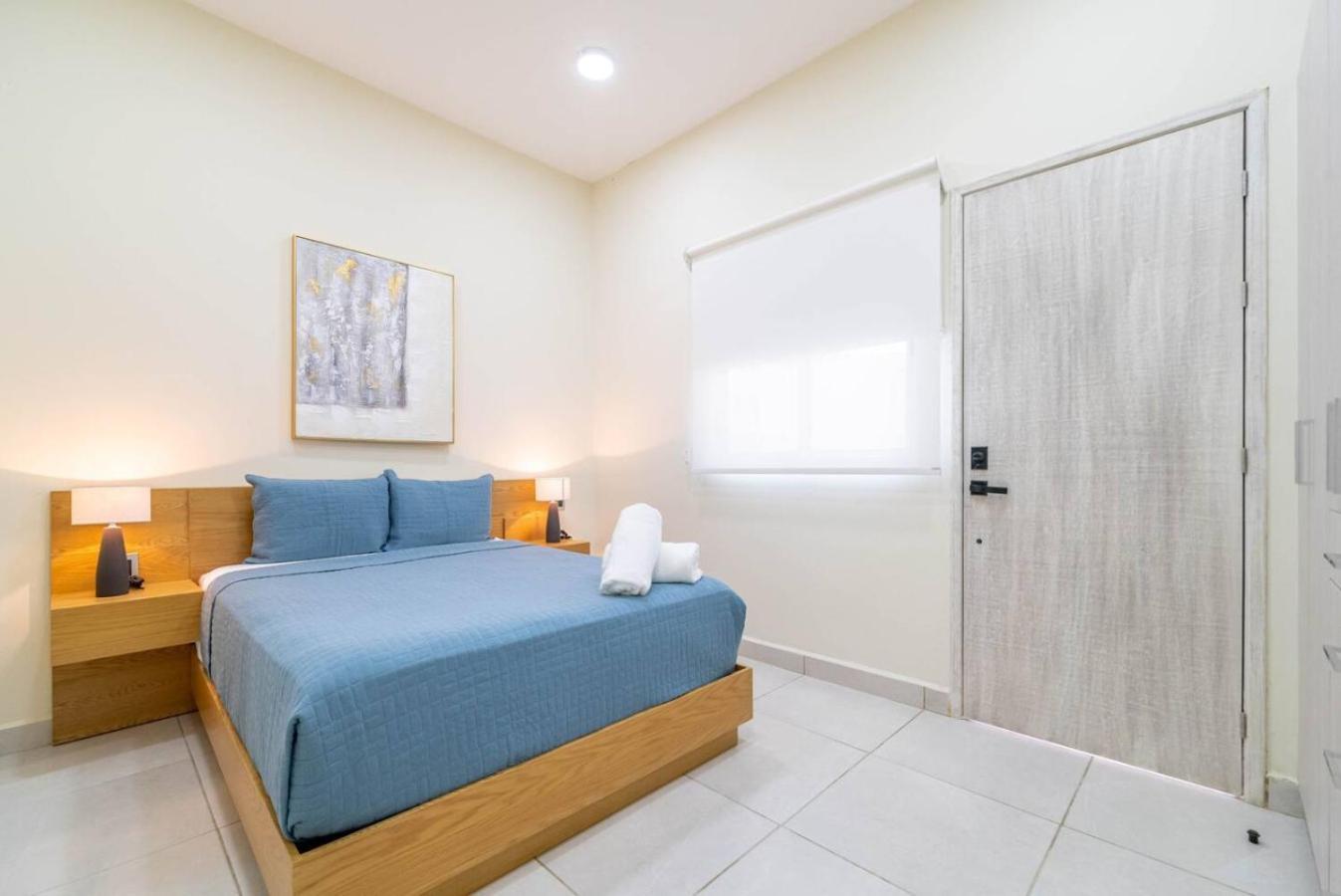 2 Bd With Balcony Gym Rooftop Pool