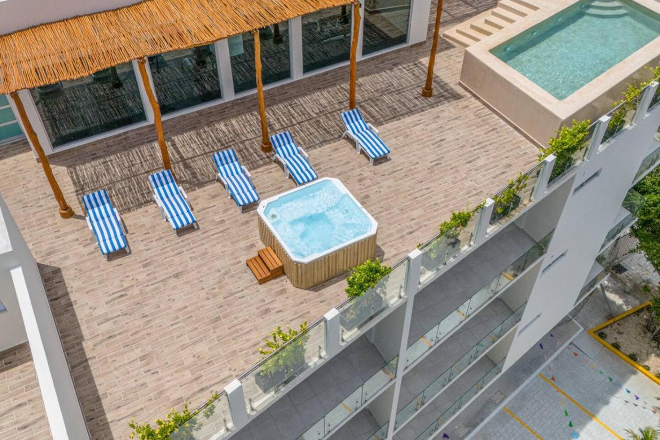 Сasa de vacaciones 2 Bd With Balcony Gym Rooftop Pool Playa del Carmen