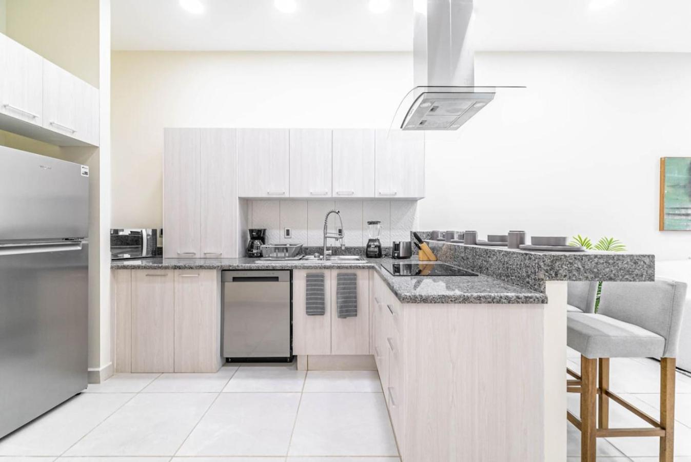 2 Bd With Balcony Gym Rooftop Pool Сasa de vacaciones *
